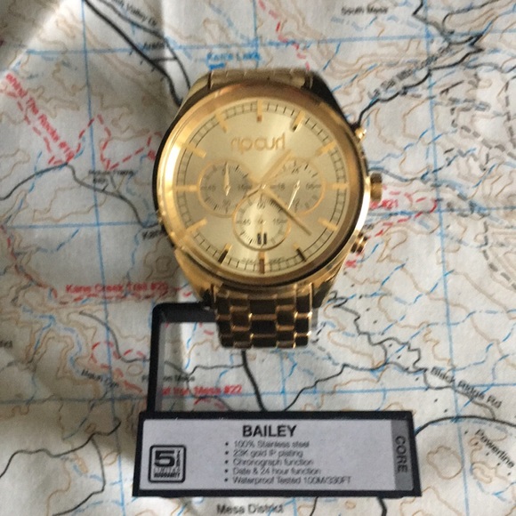 RipCurl Bailey chrono gold watch - Picture 2 of 7